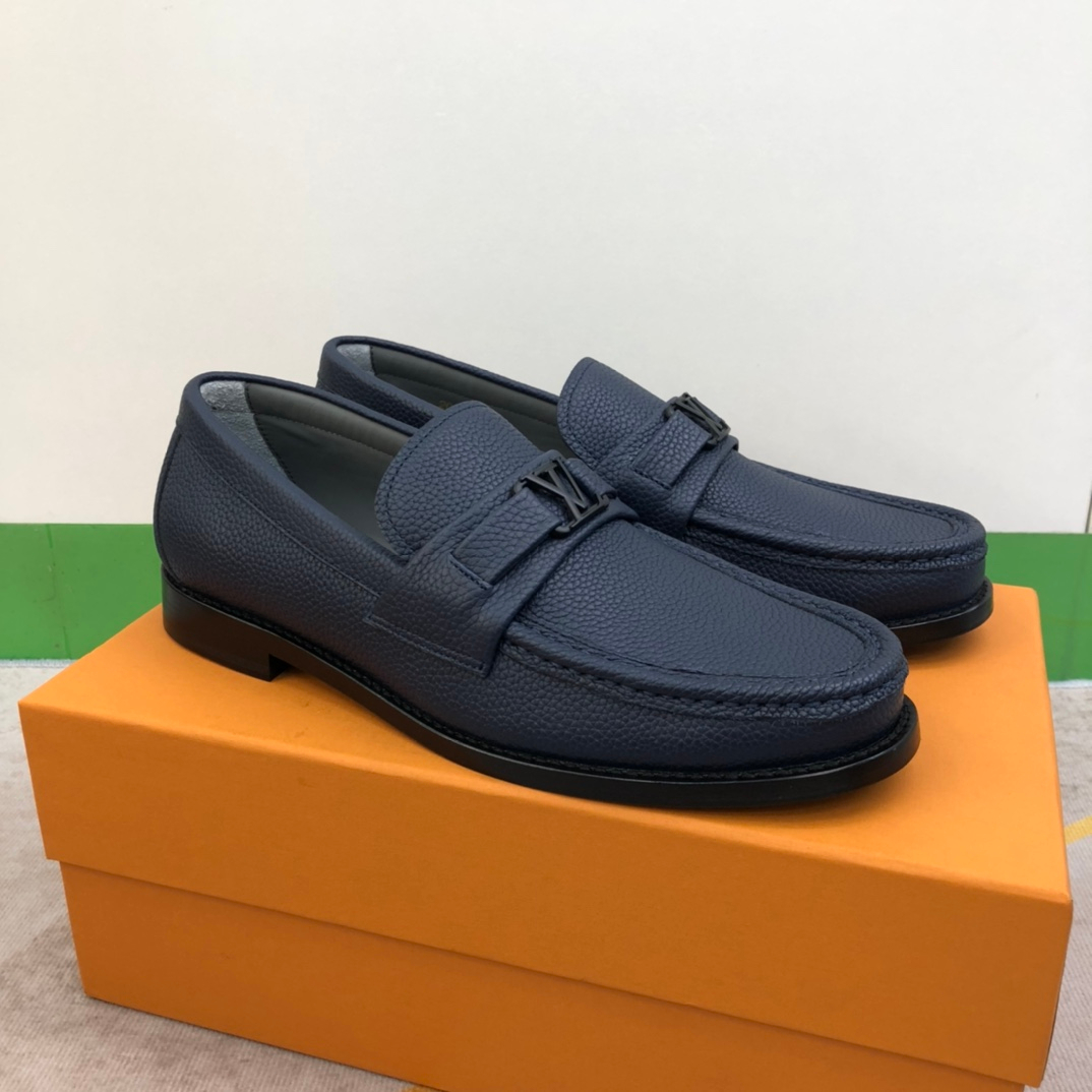 Louis Vuitton Sneakers – Montanamode