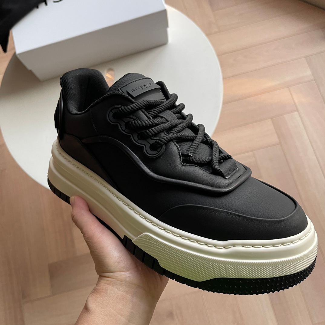 Givenchy Sneakers – Montanamode