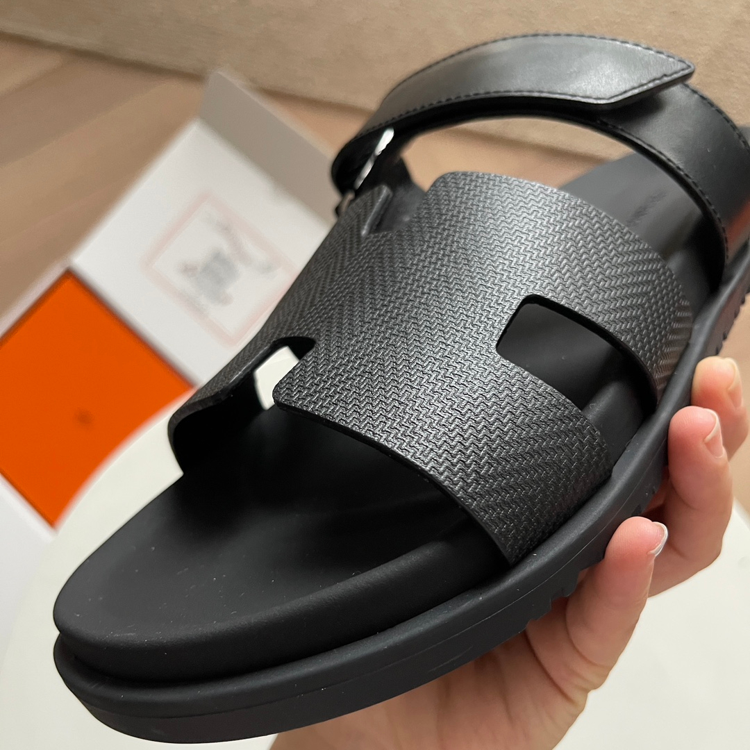 Hermes Sandels – Montanamode