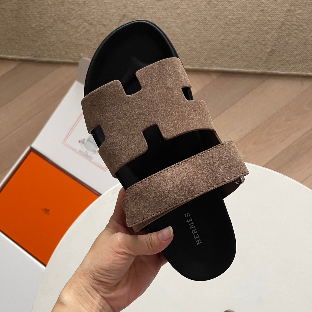 Hermes Sandels – Montanamode