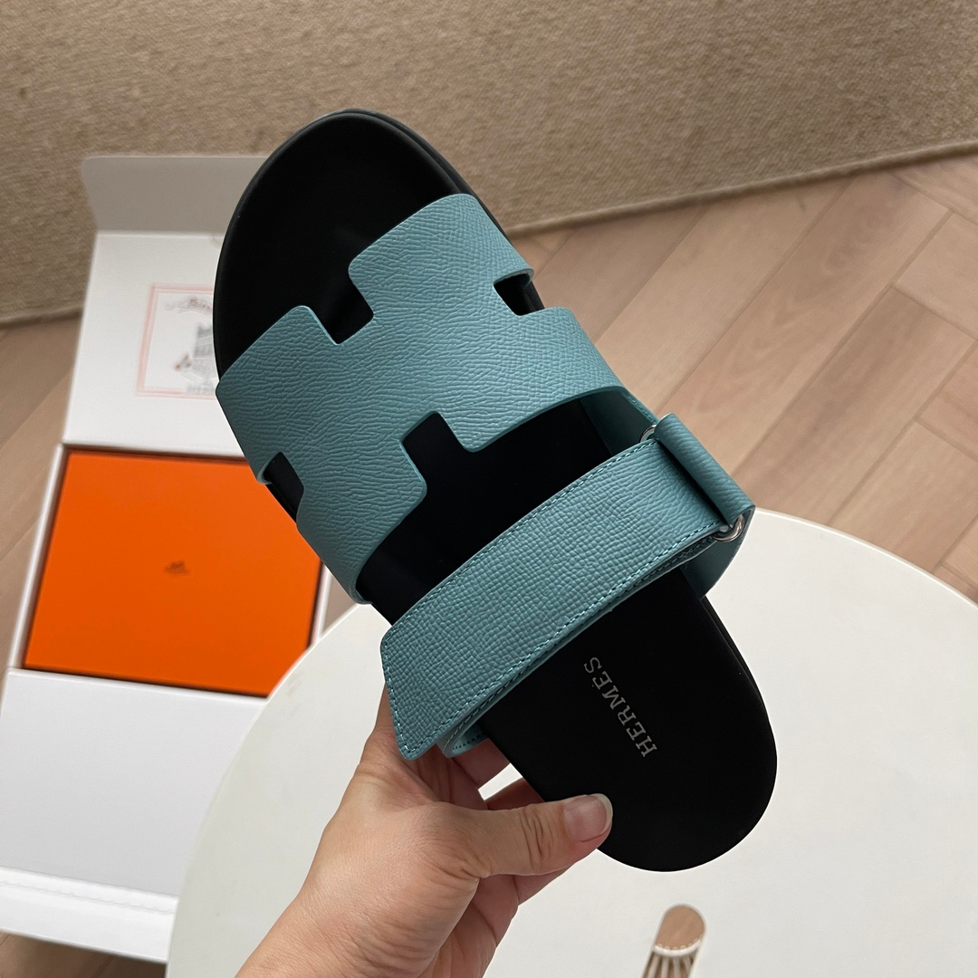 Hermes Sandels – Montanamode