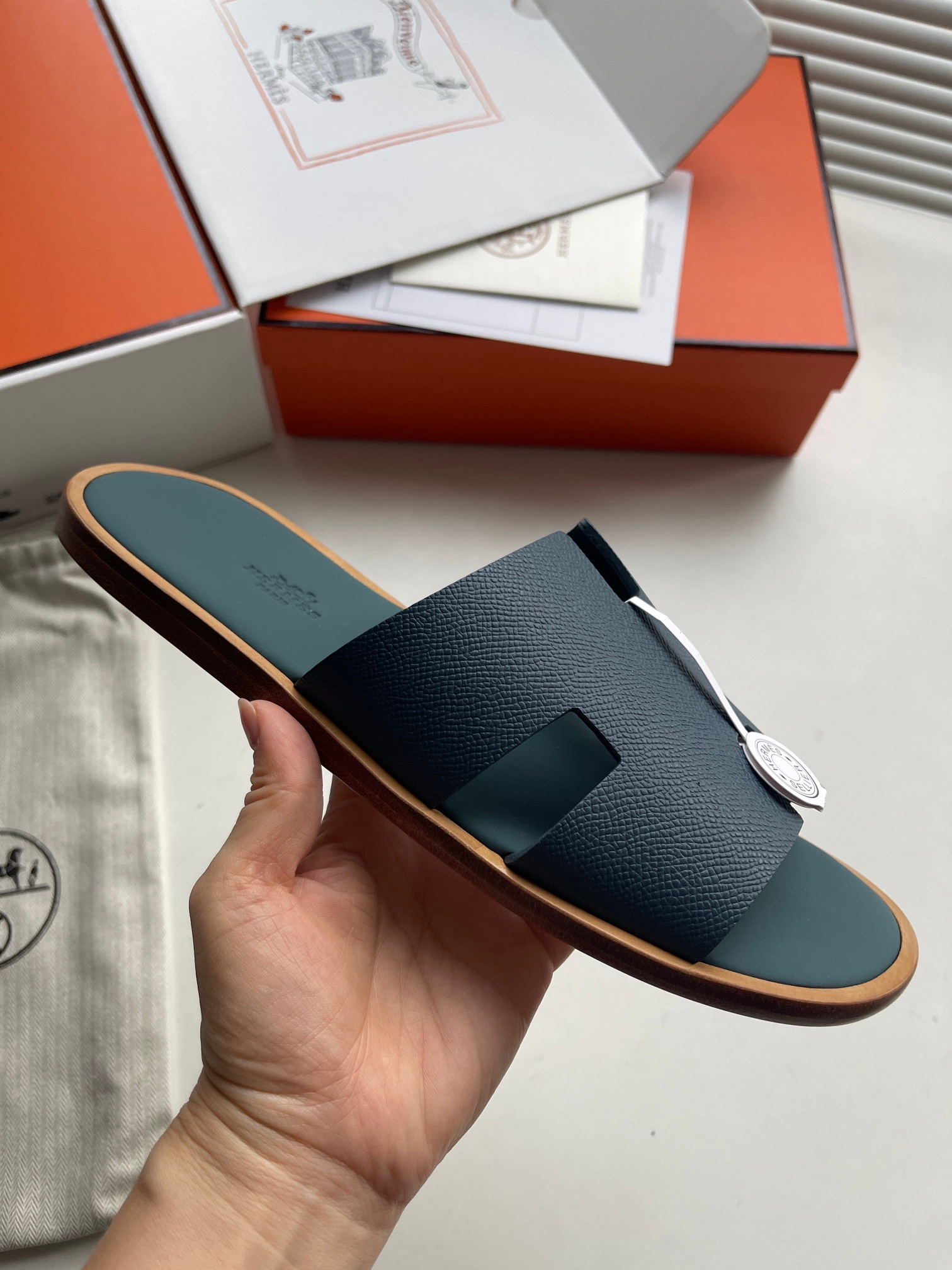 Hermes Sandels – Montanamode