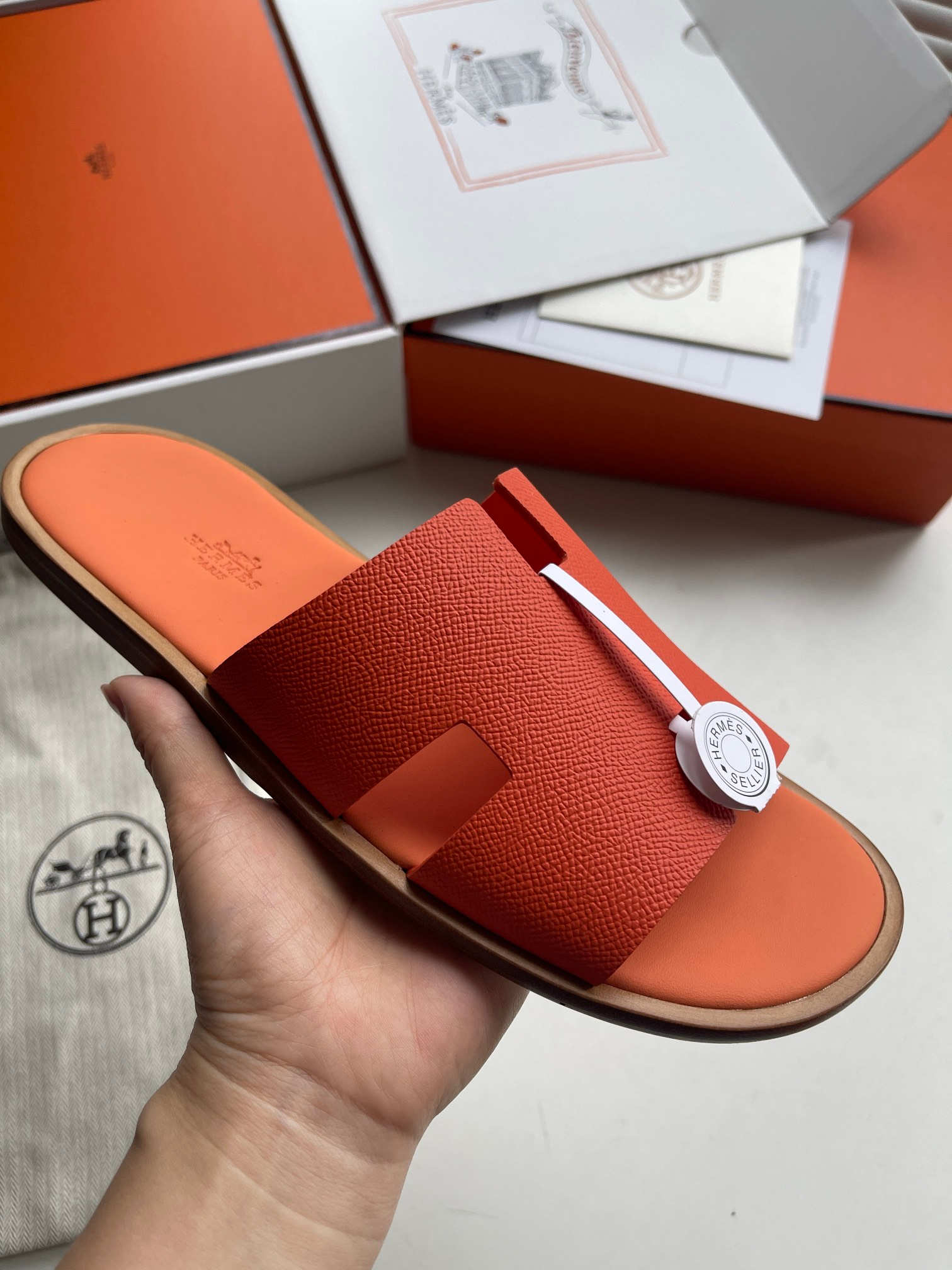 Hermes Sandels – Montanamode