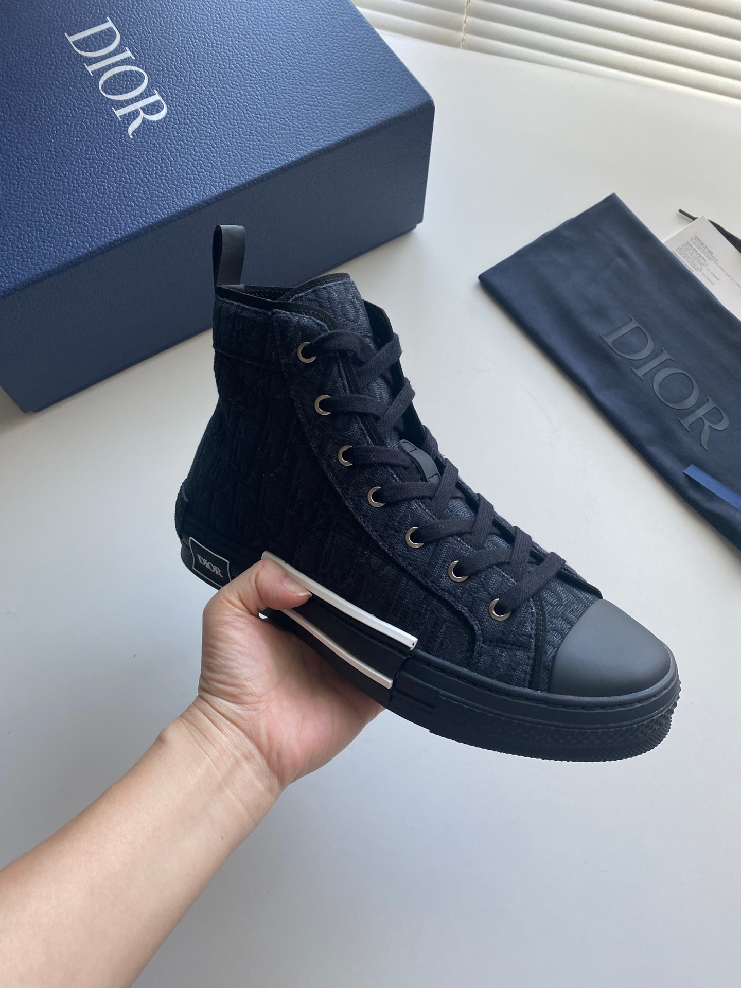 Dior Sneakers – Montanamode