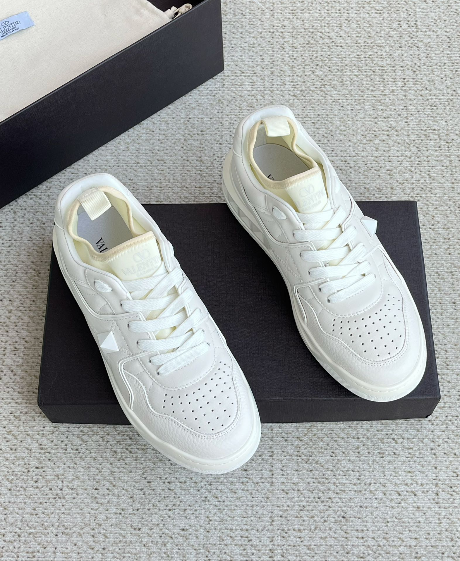 Valentino Sneakers – Montanamode
