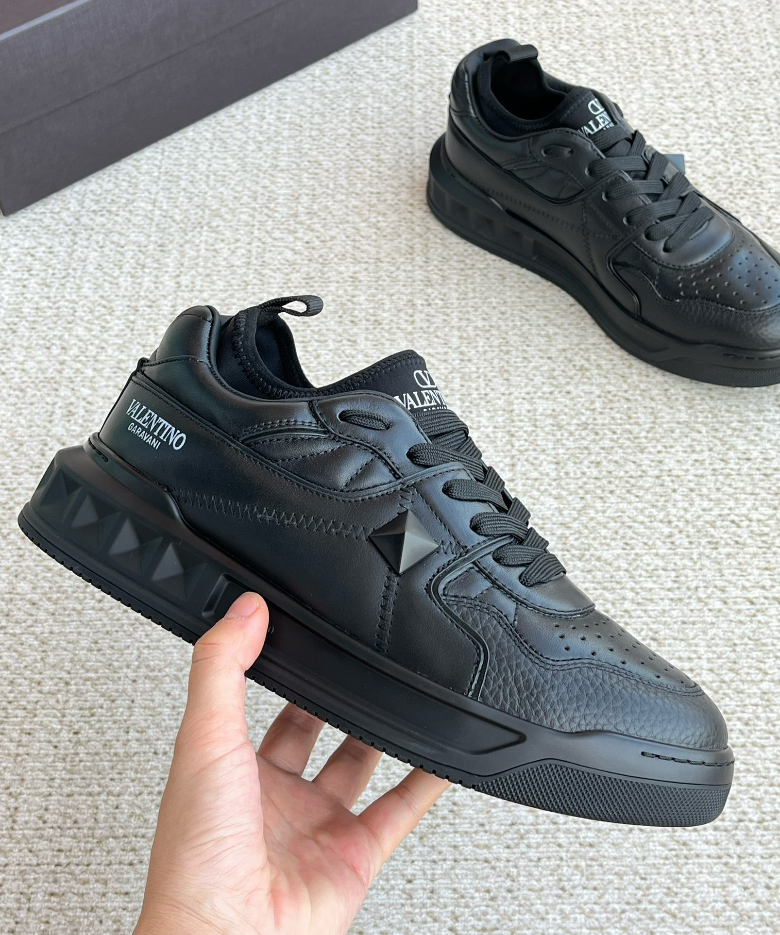 Valentino Sneakers – Montanamode