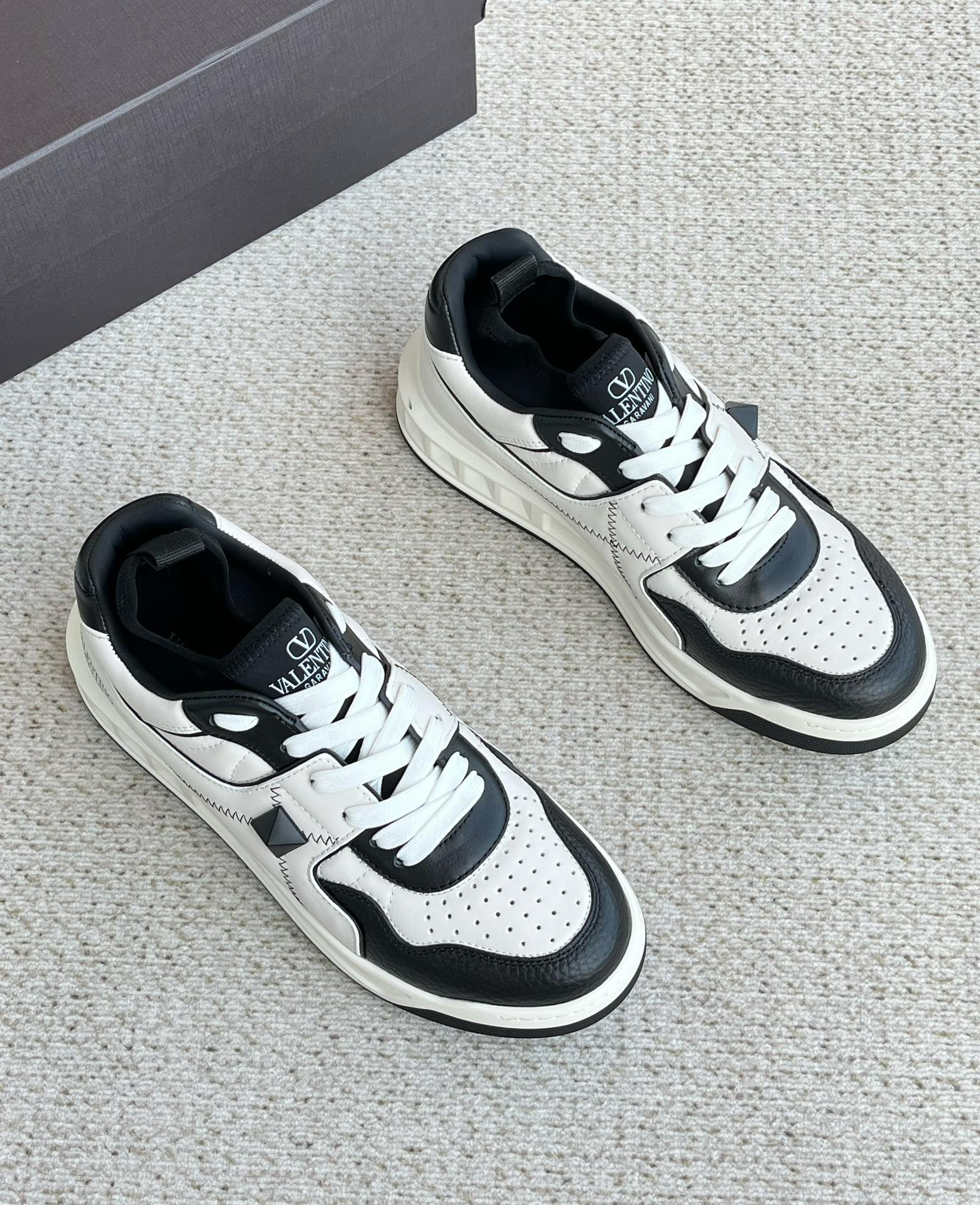 Valentino Sneakers – Montanamode