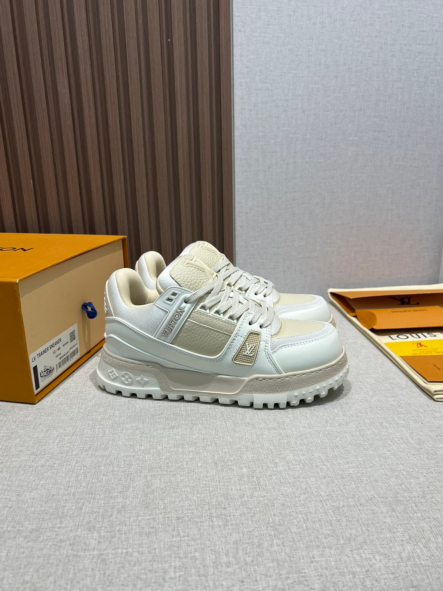 Louis Vuitton Sneakers – Montanamode
