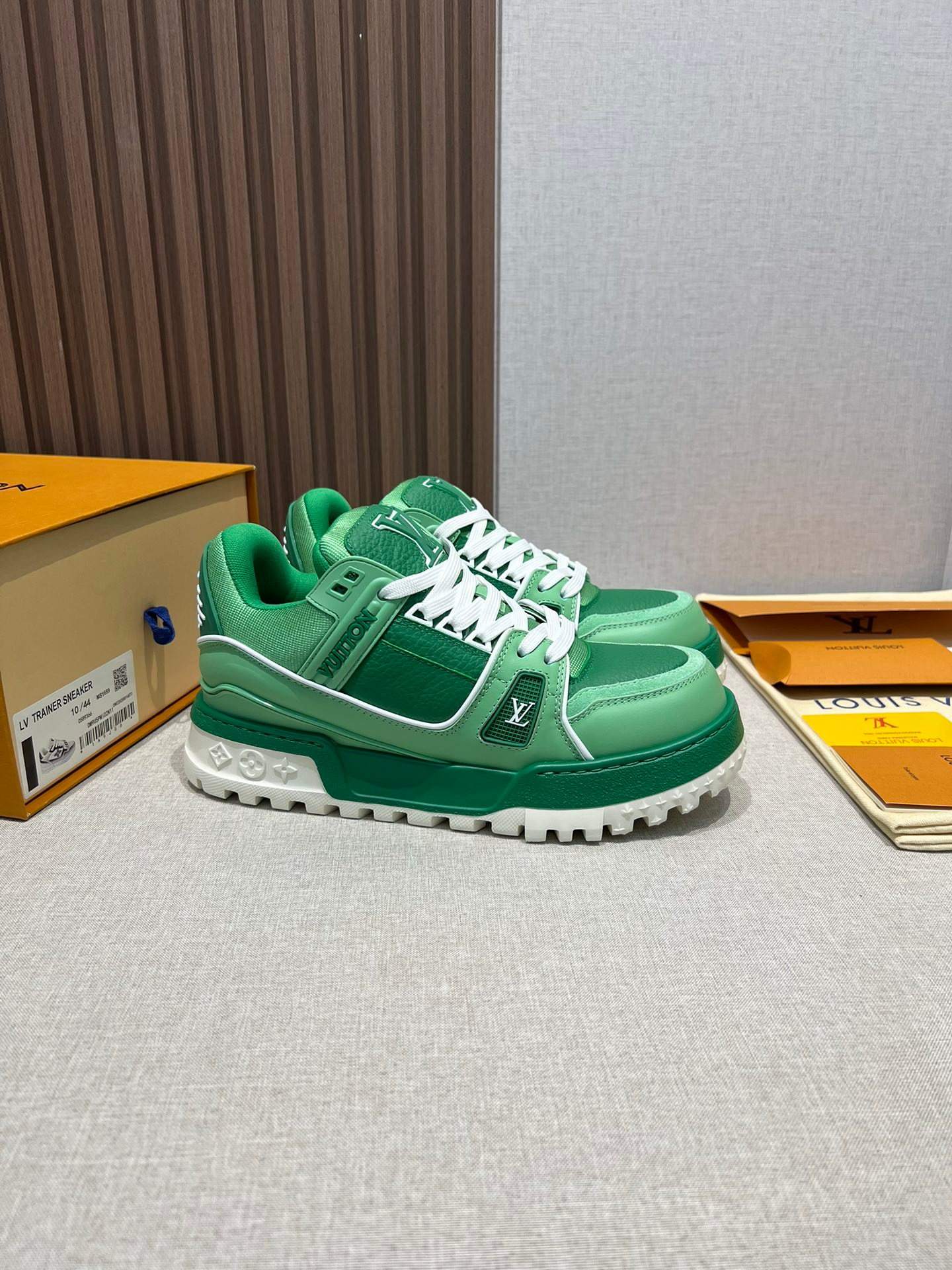 Louis Vuitton Sneakers – Montanamode