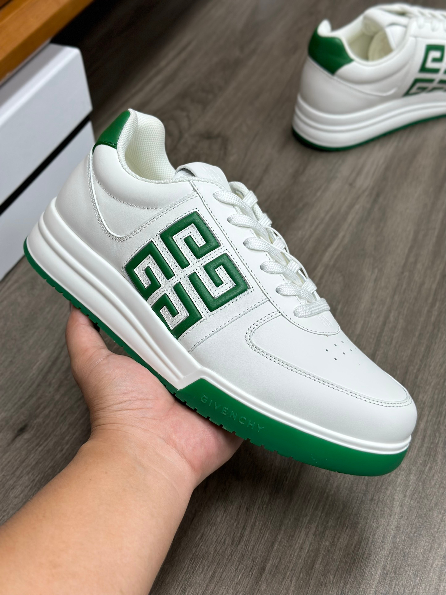 Givenchy Sneakers – Montanamode