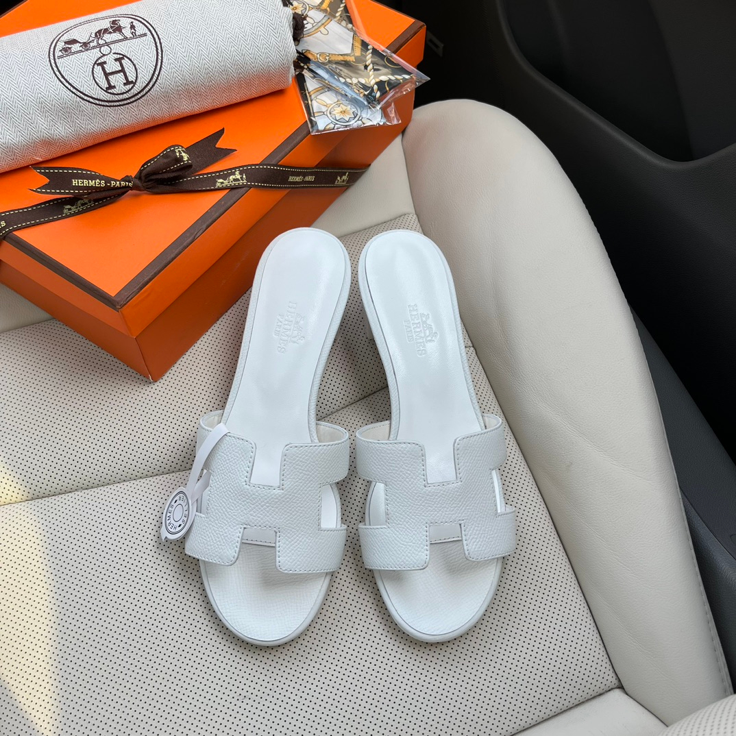 Hermes Sandels – Montanamode