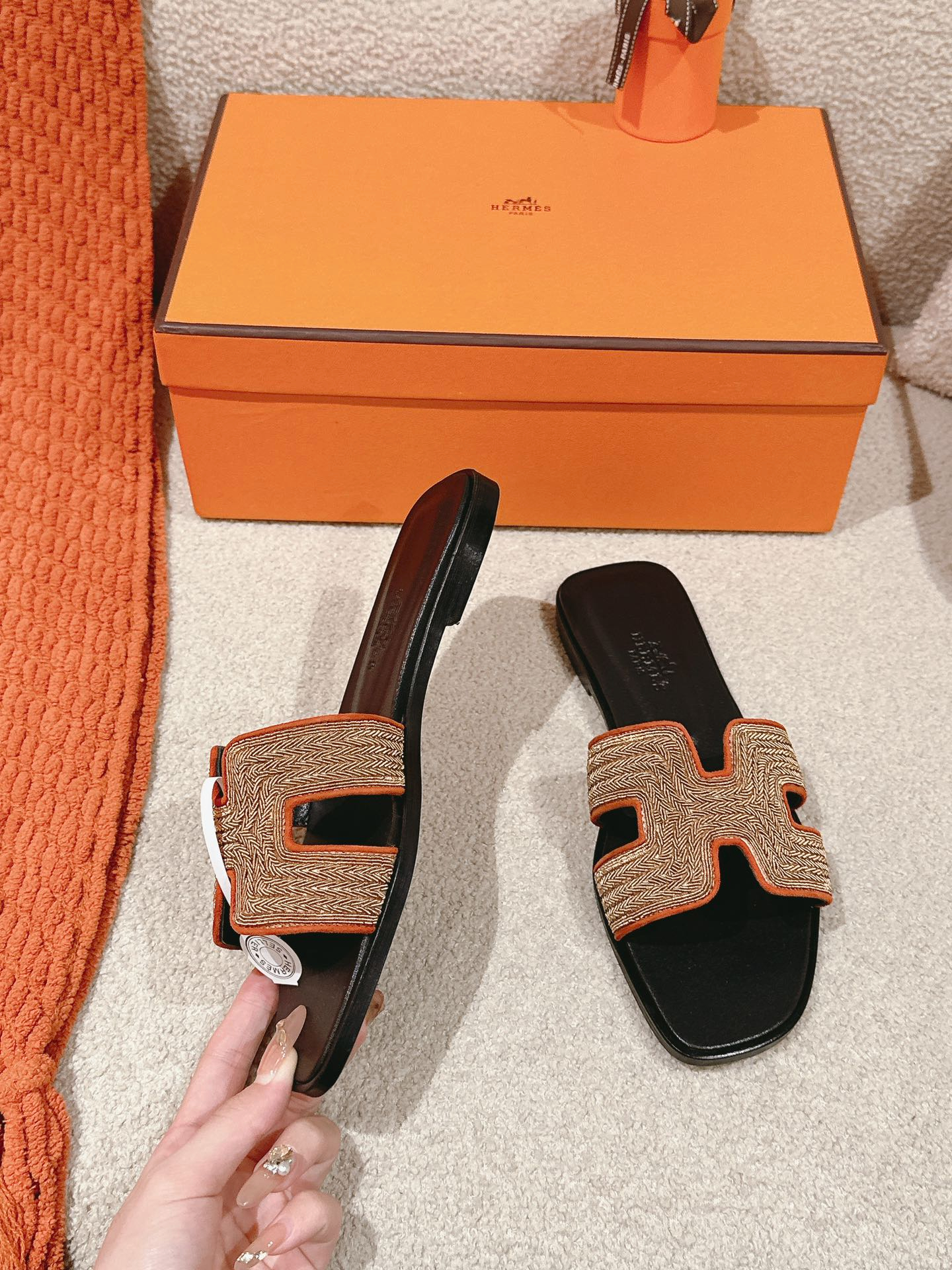 Hermes Sandels – Montanamode