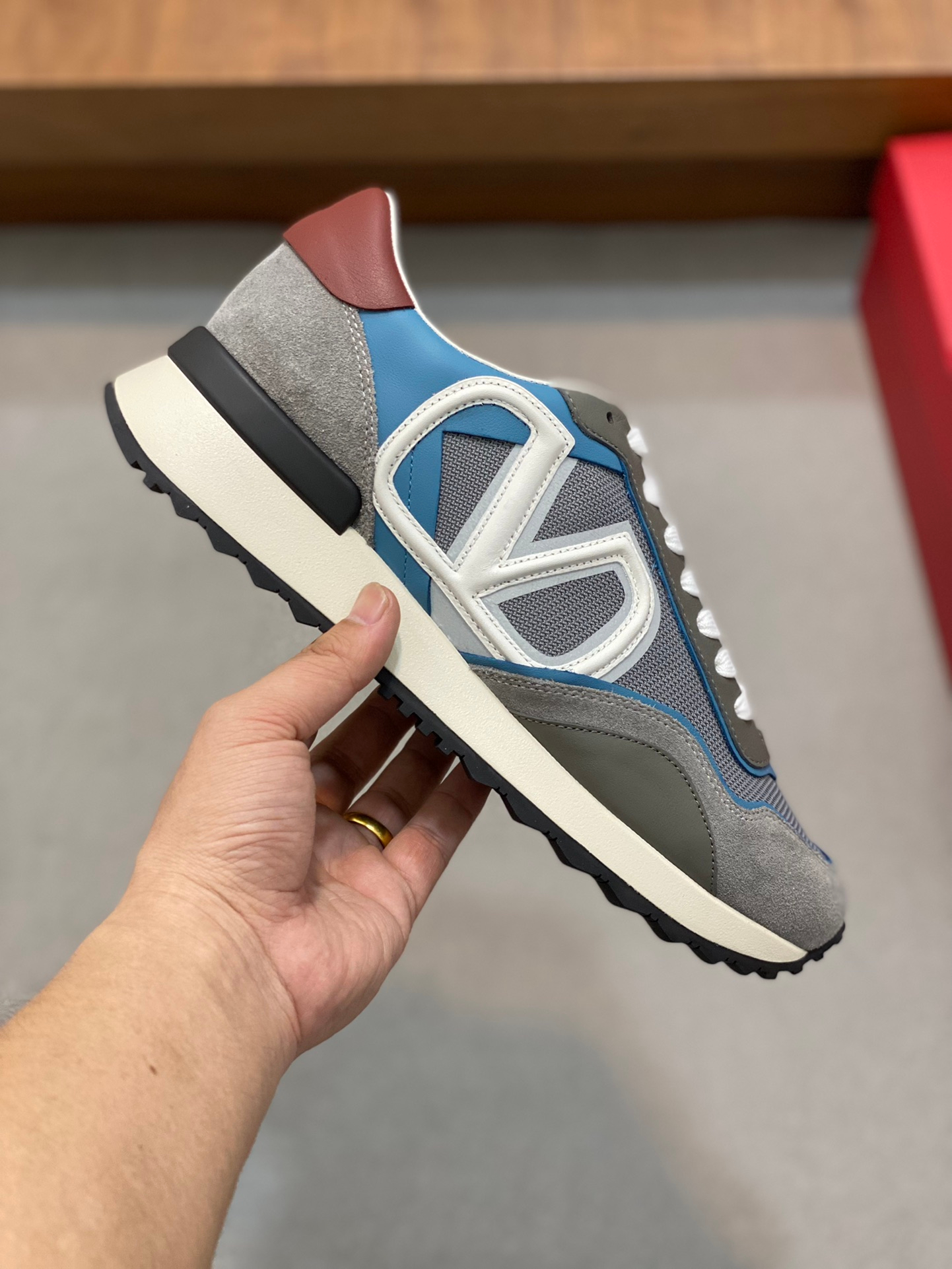Valentino Sneakers – Montanamode