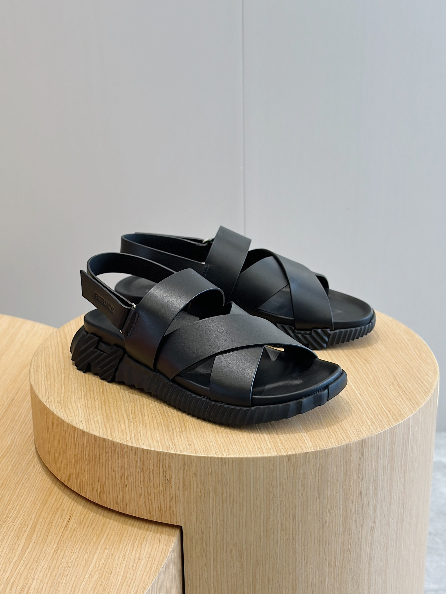Hermes Sandels – Montanamode