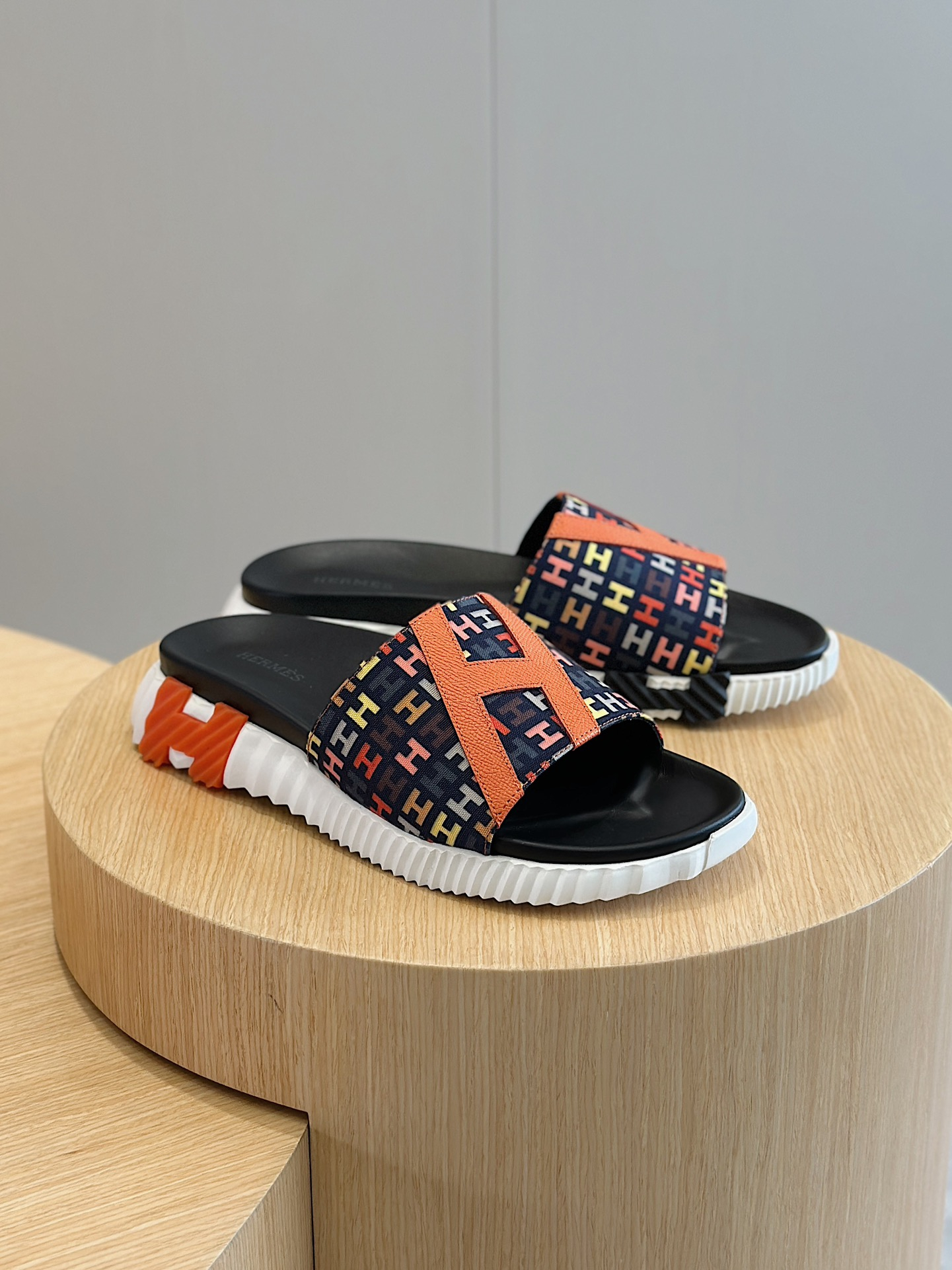 Hermes Sandels – Montanamode