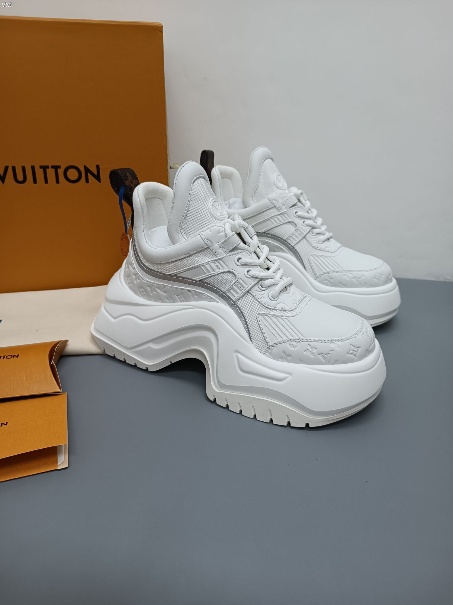 Louis Vuitton Sneakers – Montanamode