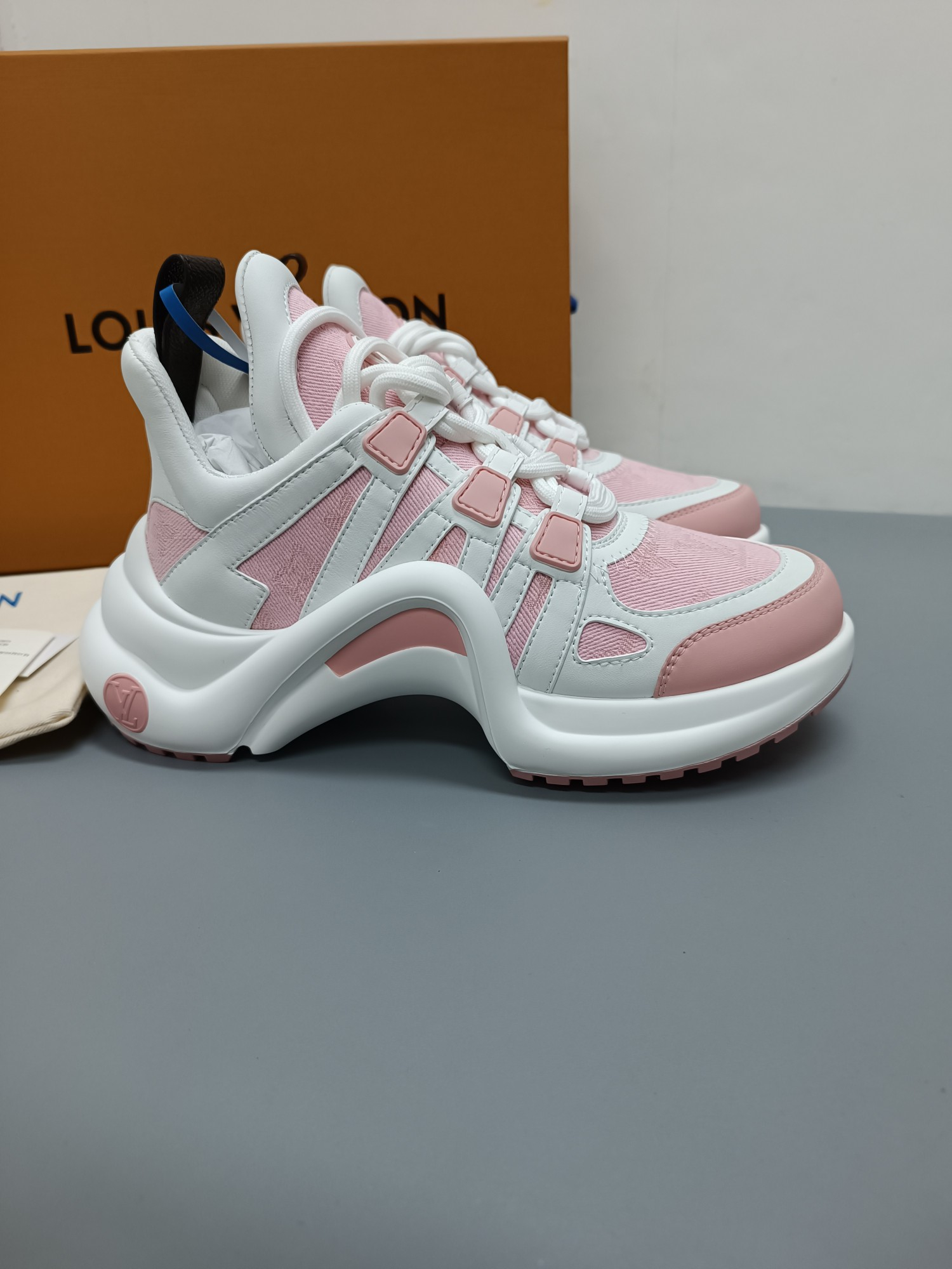 Louis Vuitton Sneakers – Montanamode