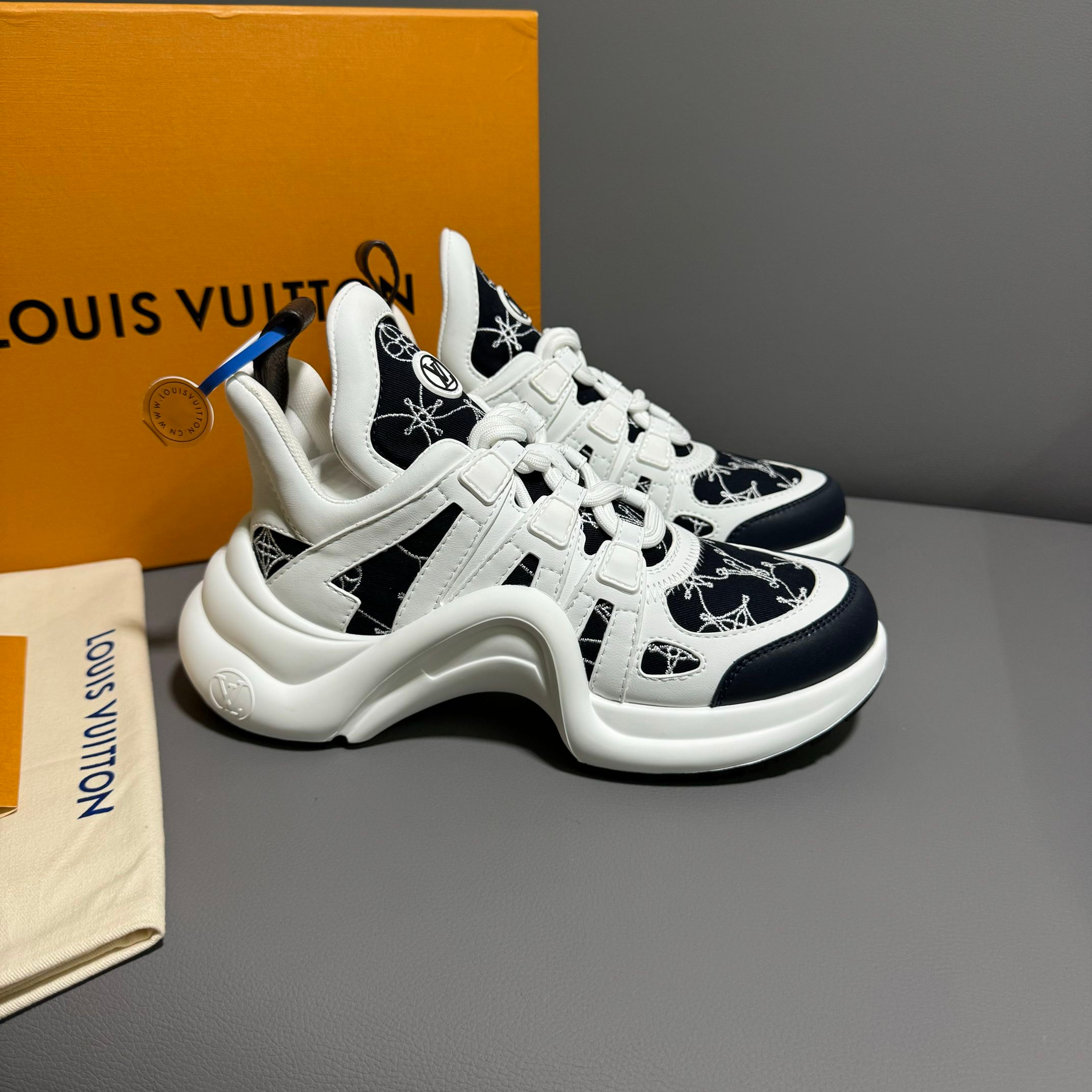 Louis Vuitton Sneakers – Montanamode