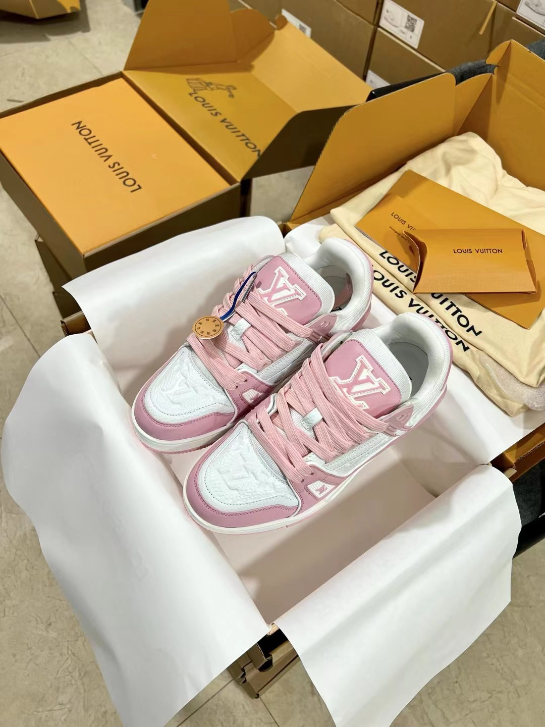Louis Vuitton Sneakers – Montanamode