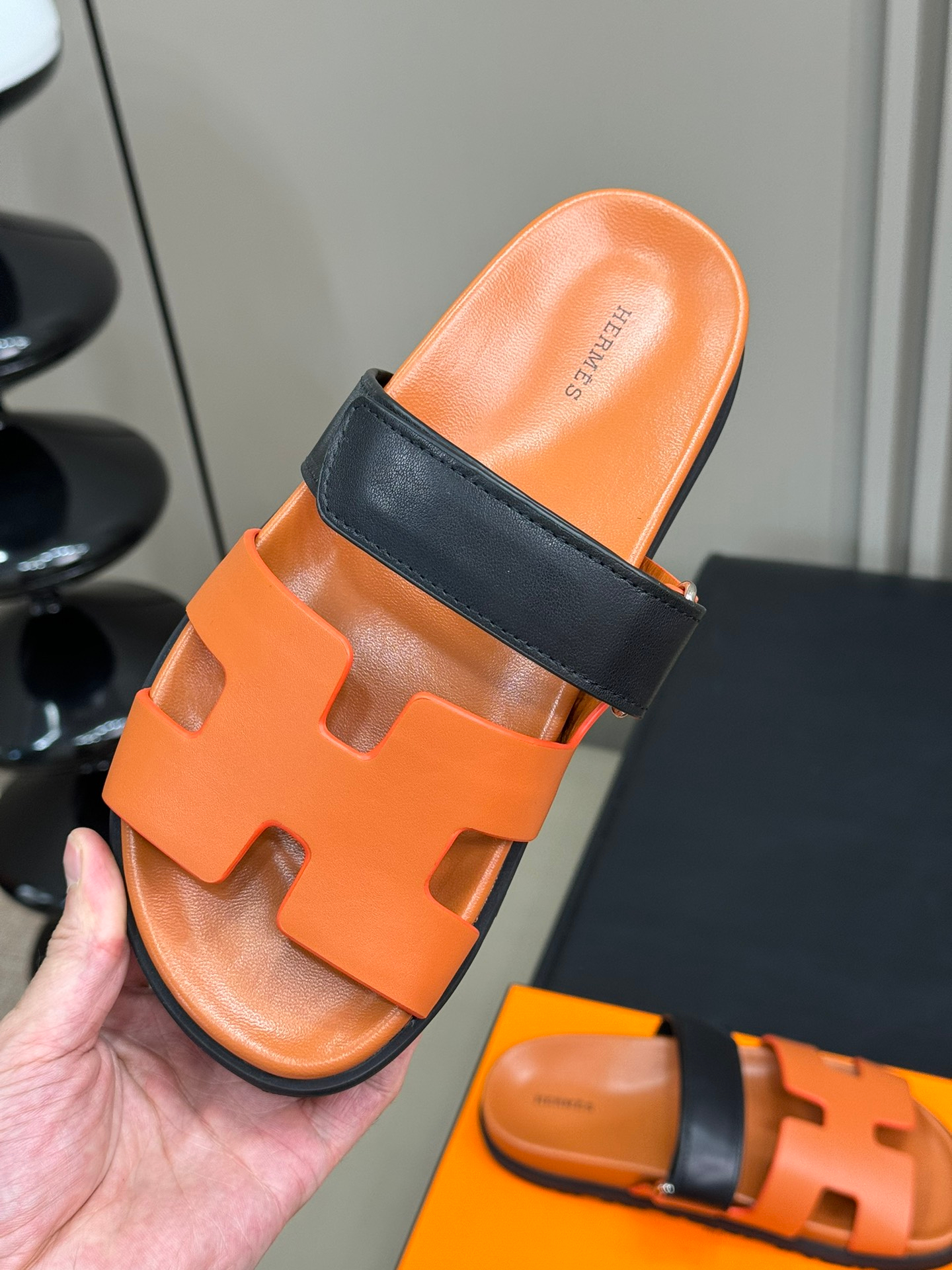 Hermes Sandels – Montanamode