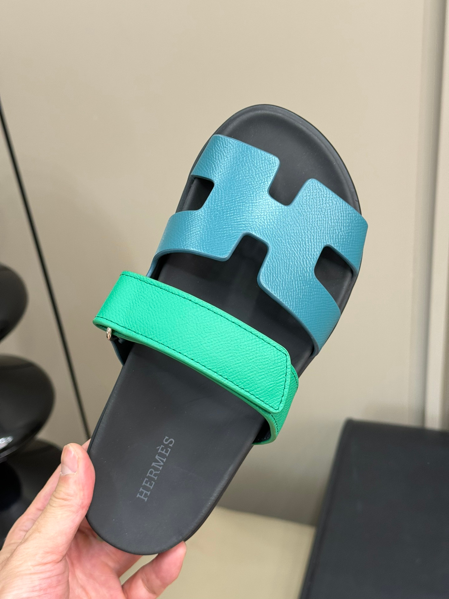 Hermes Sandels – Montanamode