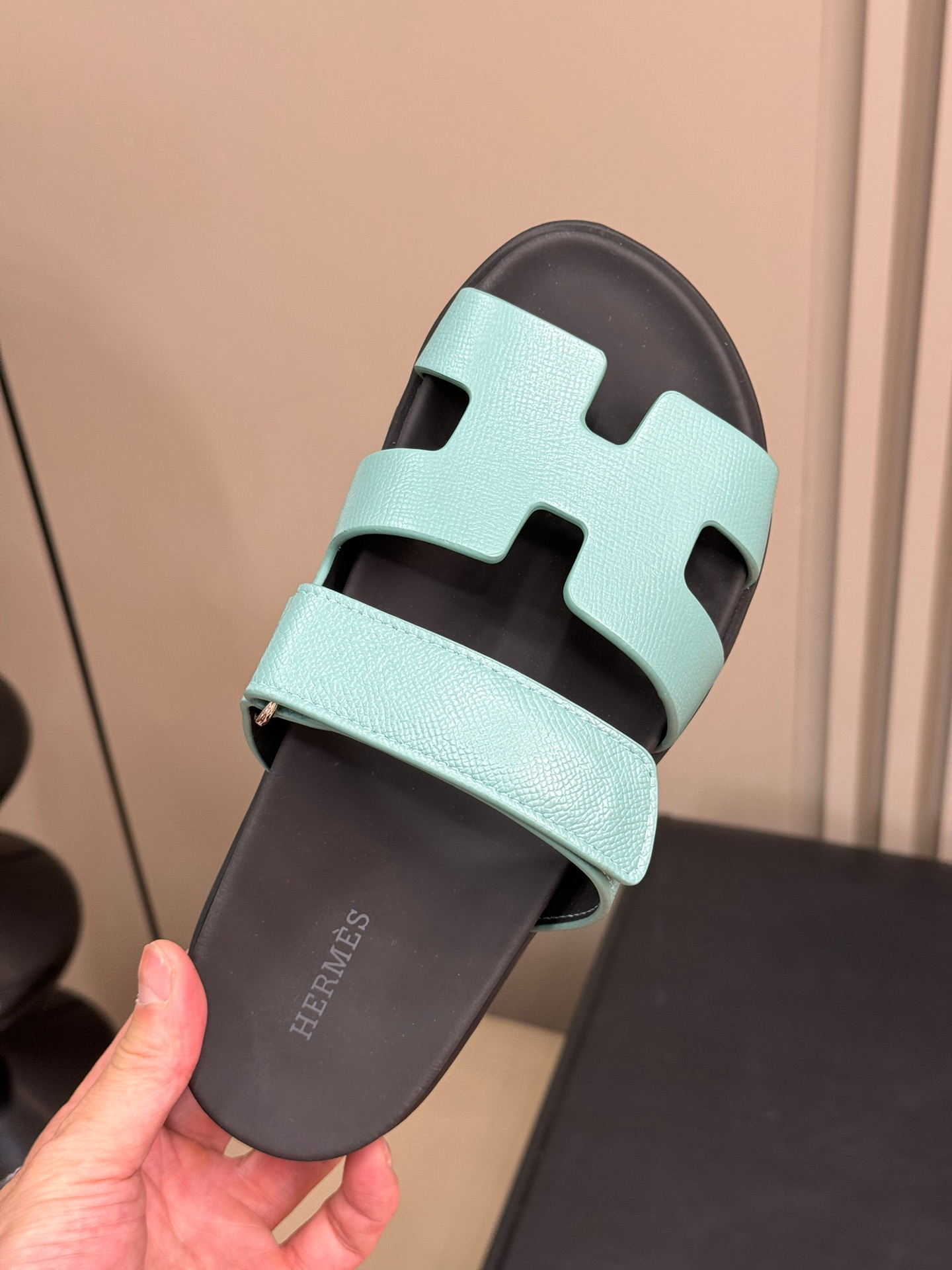Hermes Sandels – Montanamode