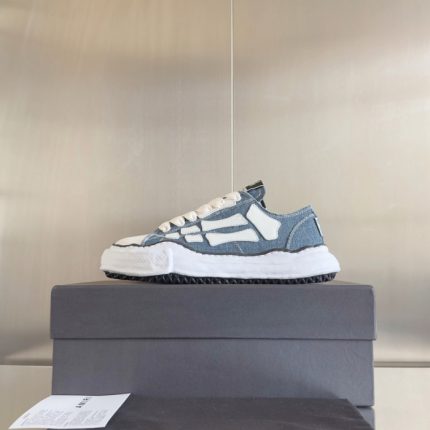 Shop for and buy AMIRI SNEAKERS   AM-172