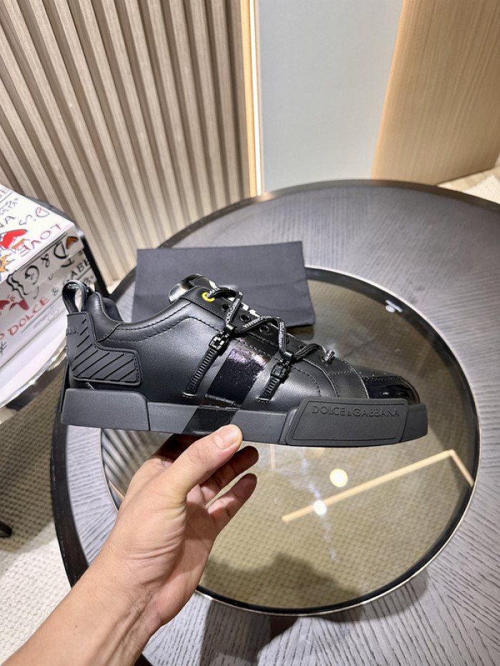 Shop for and buy DG SNEAKERS DG-061