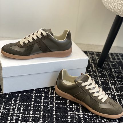 Shop for and buy Ma*iso*n Mar*giela  MAMA-039
