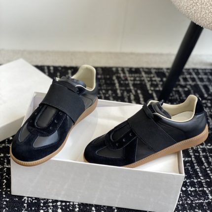 Shop for and buy Ma*iso*n Mar*giela  MAMA-054