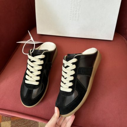 Shop for and buy Ma*iso*n Mar*giela  MAMA-017