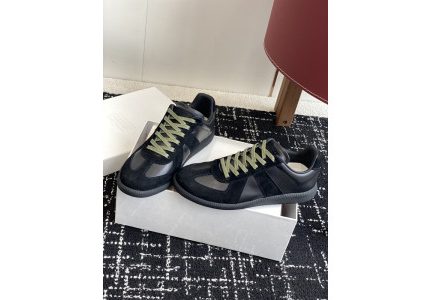 Shop for and buy Ma*iso*n Mar*giela  MAMA-069